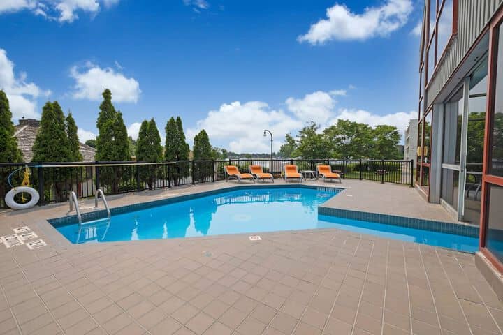 Pool 34 of 120