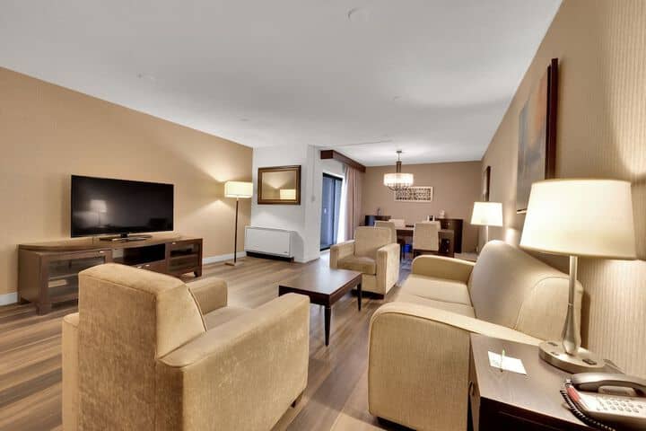Room 15 of 120