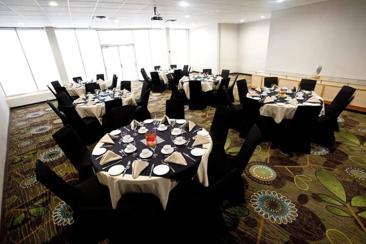 Ballroom/Hall 71 of 120