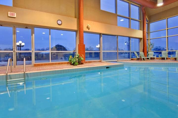 Pool 32 of 120